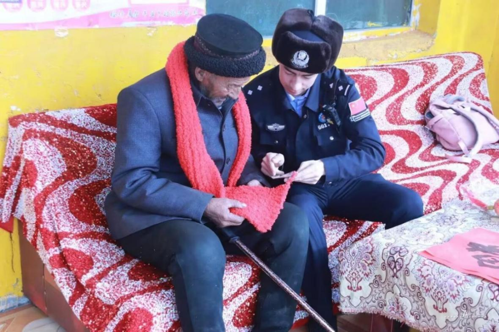 —走进帕米尔高原“生命禁区”冰球突破我站立的地方是中国—(图2)