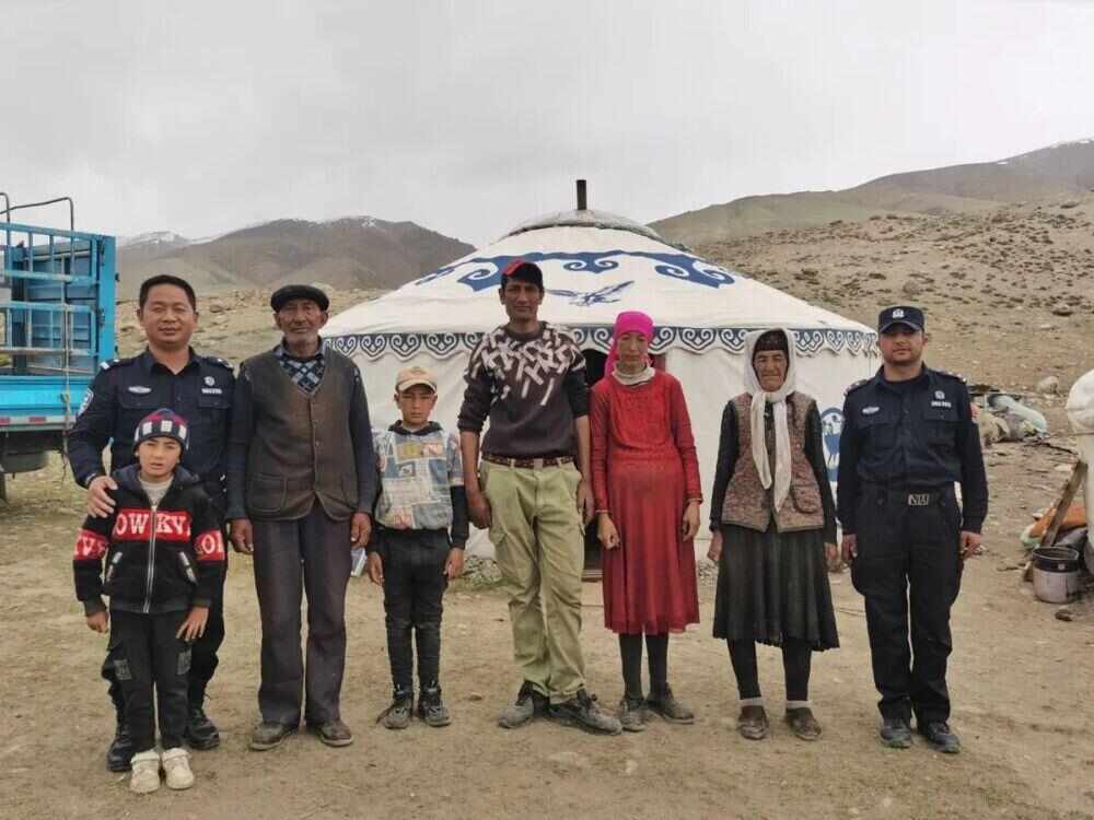 —走进帕米尔高原“生命禁区”冰球突破我站立的地方是中国—(图7)