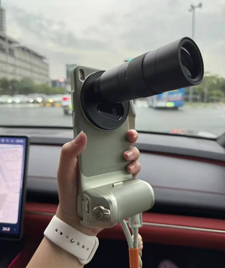 轻人靠“租”爆改十一假期冰球突破游戏网站抠门的年(图8)