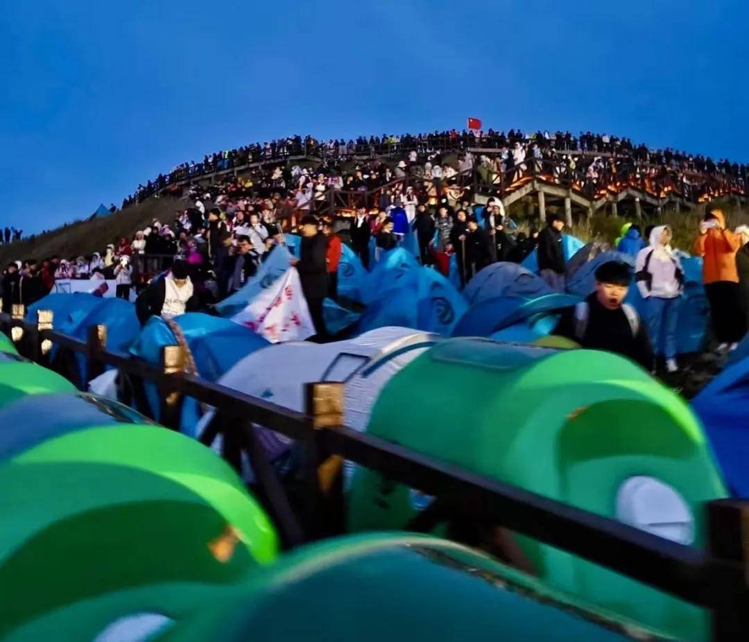 轻人靠“租”爆改十一假期冰球突破游戏网站抠门的年(图10)